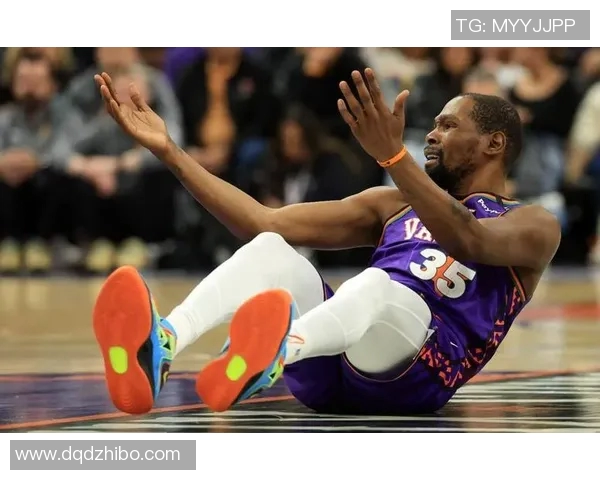 杜兰特称赞小贾巴里训练成效显著进步神速令人惊喜 杜兰特称赞小贾巴里训练成效显著进步神速令人惊喜