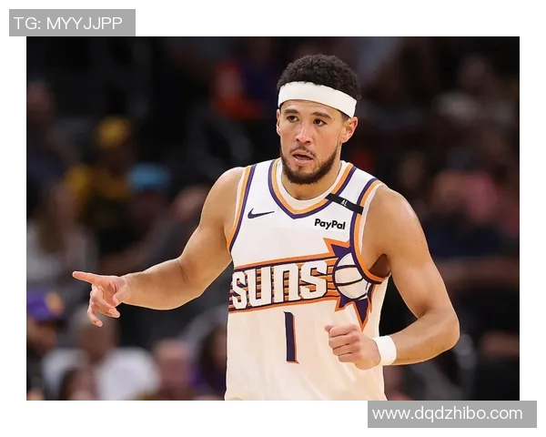 布克批评裁判漏判库里犯规称浪费了宝贵时间和机会 布克批评裁判漏判库里犯规称浪费了宝贵时间和机会